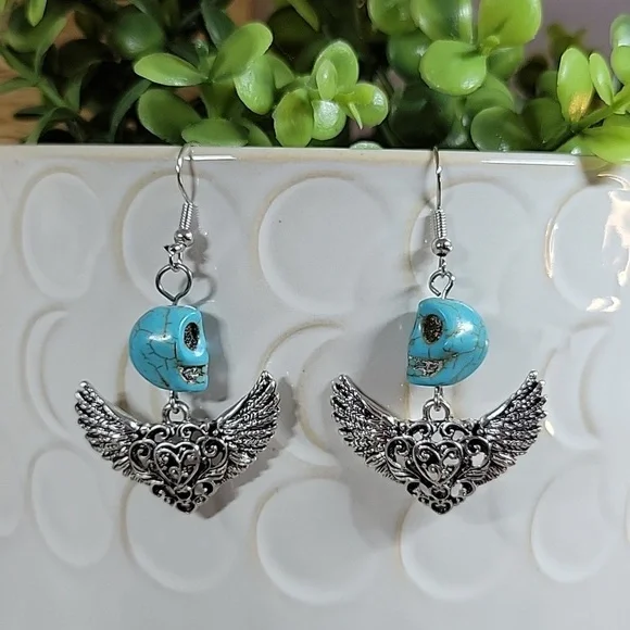 Winged Zombie Skull, turquoise - Picture 1 of 5